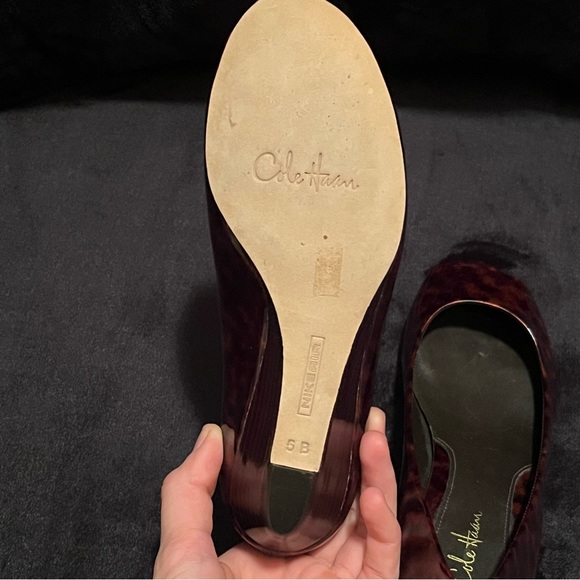 Cole Haan size 5b patent animal print open toe wedge - Picture 5 of 8